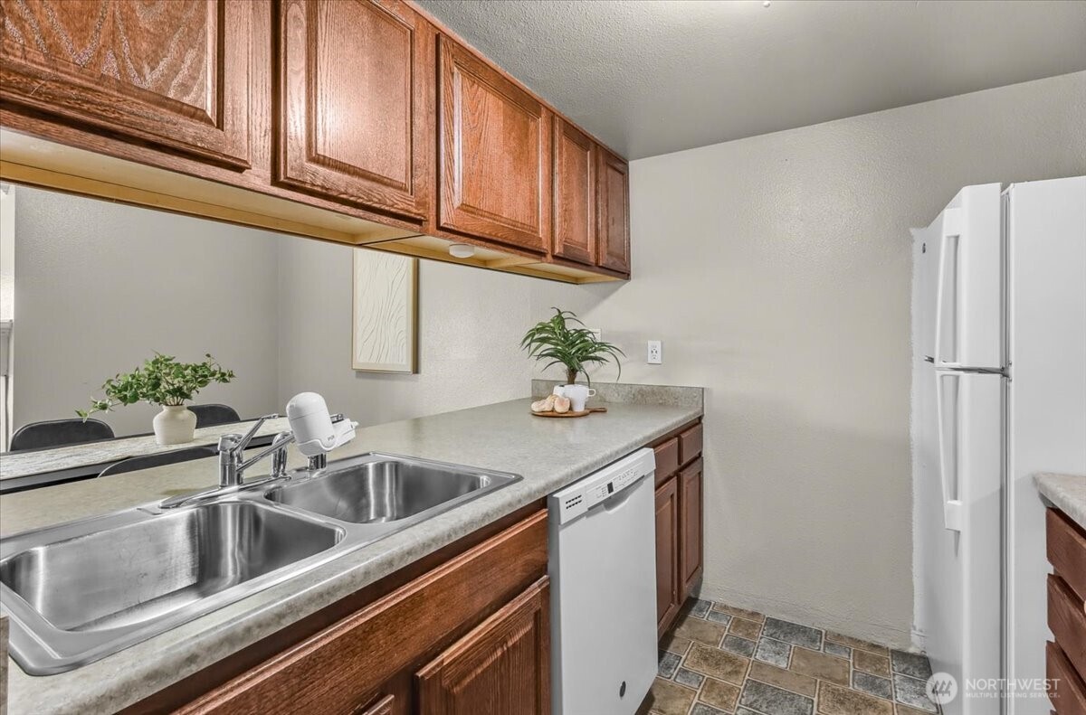 13013 East Gibson Road, Unit M223 Everett, WA 98204 - Photo 7 of 26 Gallery Image 7