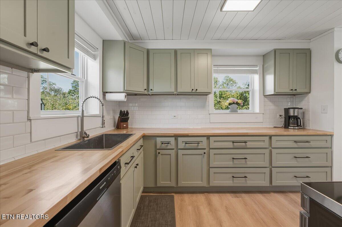 115 Pratt Lane Oak Ridge, TN 37830 - Photo 10 of 32 11-Kitchen