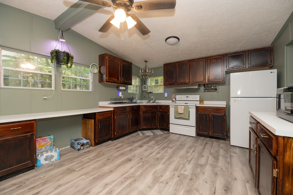 517 East Old Wire Road Butler, GA 31006 - Photo 14 of 40 Gallery Image 14