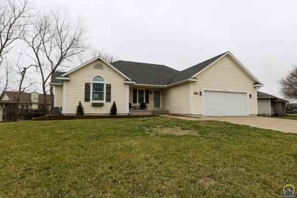 $349,500 | 1920 Antler Ridge, Emporia, KS 66801