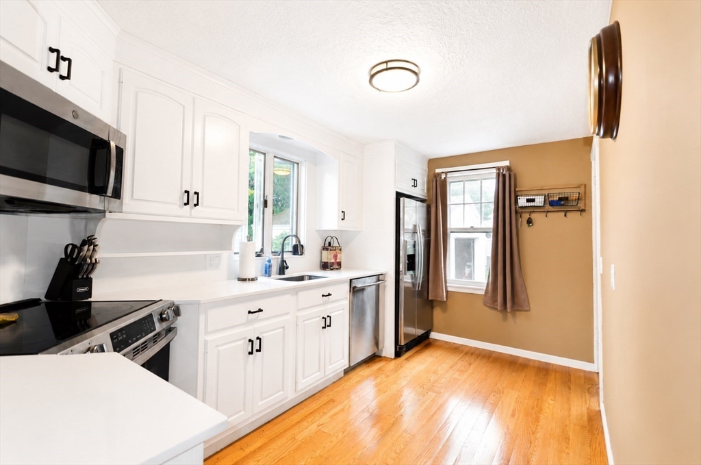 227 Arcadia Boulevard Springfield, MA 01118 - Photo 7 of 17