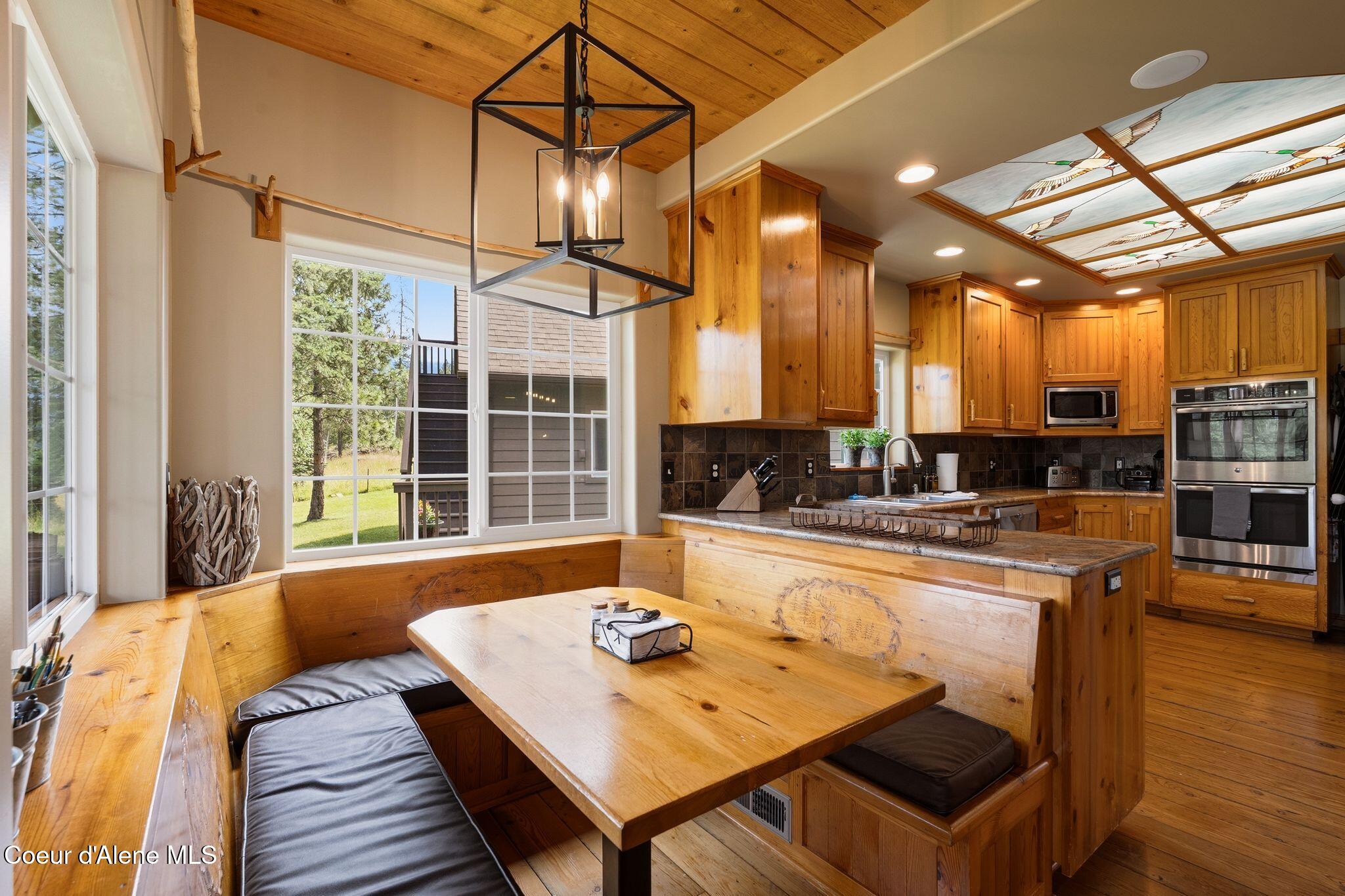 235 Kiebert Loop Hope, ID 83836 - Photo 14 of 97 Breakfast Bar