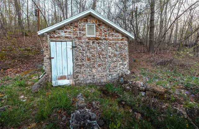 $185,000 | 382 State Hwy V, Steelville, MO 65566