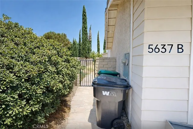 $2,650 | 5637 Redwood Avenue, Unit B, Palmdale, CA 93551