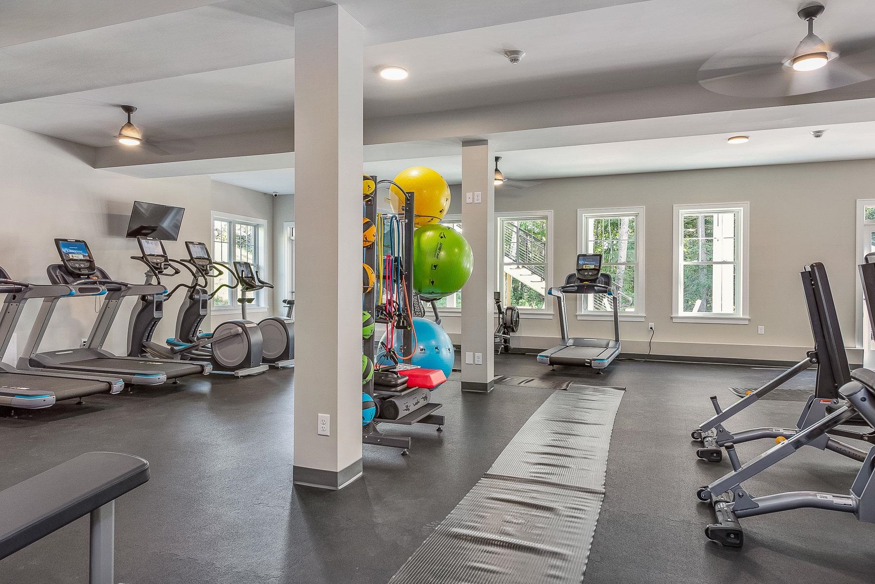 55 The Cliffs, Unit 55 Auburn, NH 03032 - Photo 33 of 44