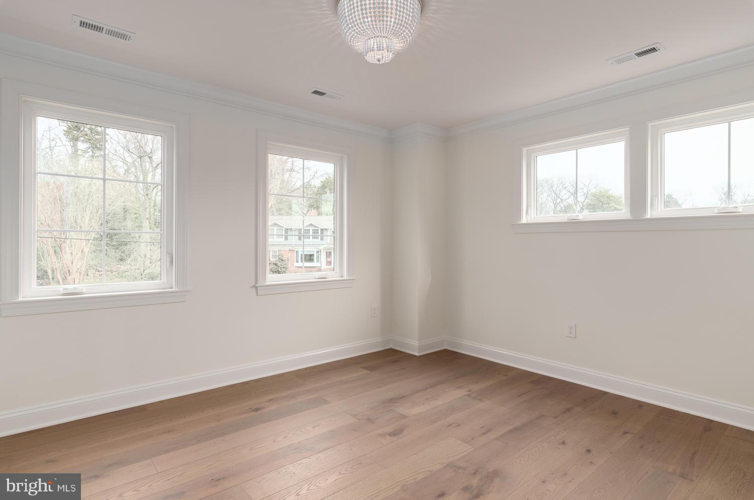 1208 Trinity Drive Alexandria, VA 22314 - Photo 13 of 33