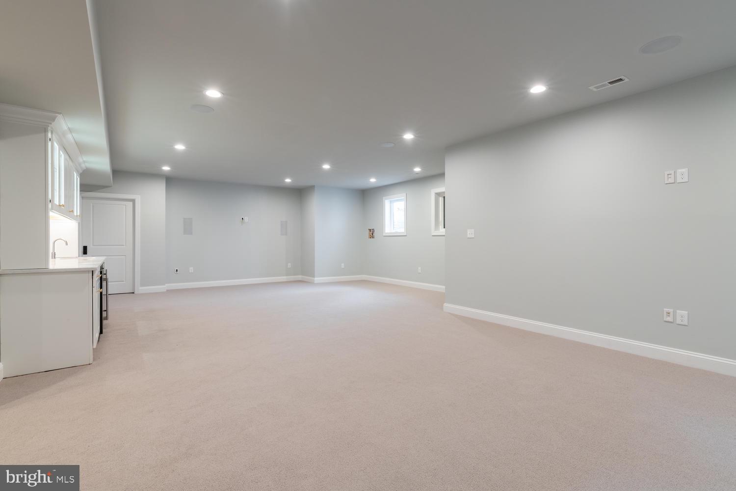 1208 Trinity Drive Alexandria, VA 22314 - Photo 24 of 33