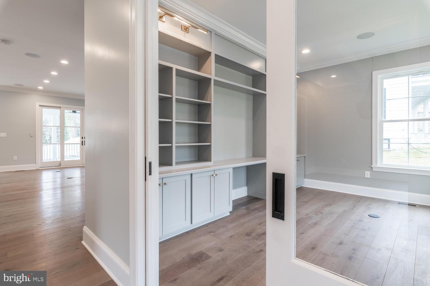 1208 Trinity Drive Alexandria, VA 22314 - Photo 27 of 33