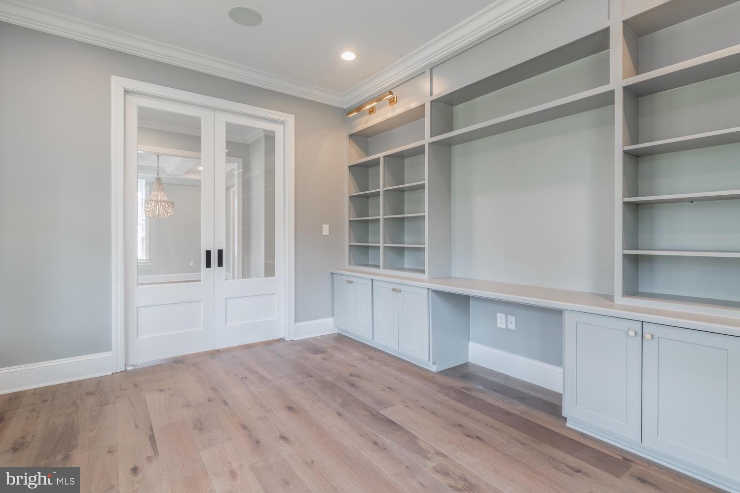 1208 Trinity Drive Alexandria, VA 22314 - Photo 28 of 33