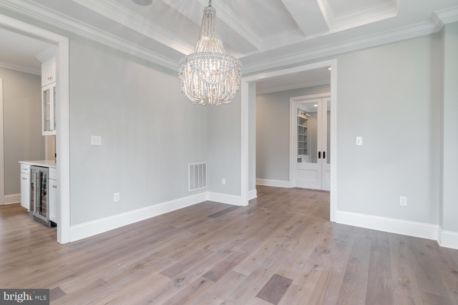 1208 Trinity Drive Alexandria, VA 22314 - Photo 29 of 33