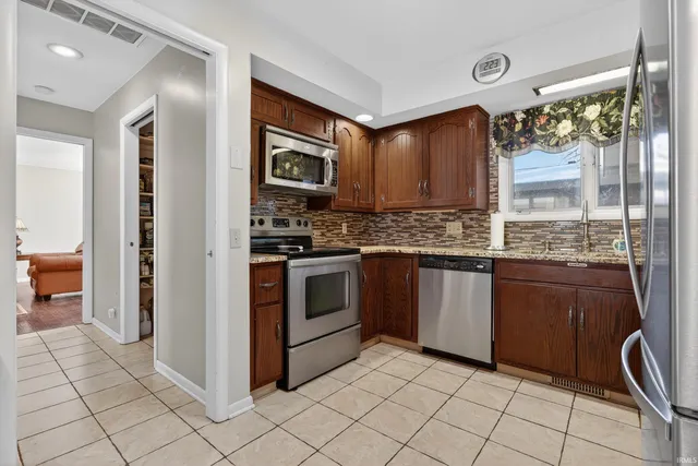 $269,900 | 943 Gustave Place, Marion, IN 46952