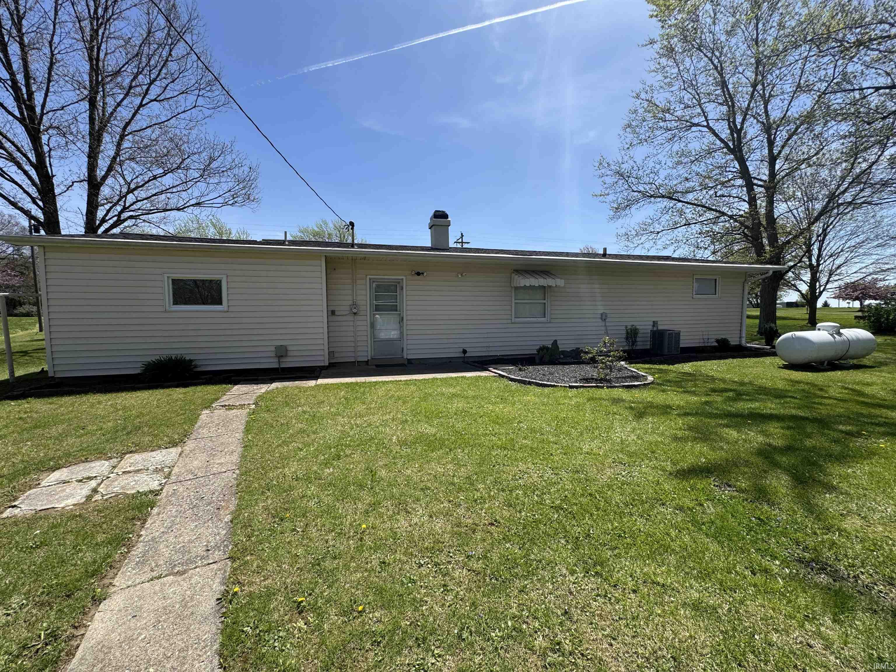 5388 North Mishler Road Huntington, IN 46750 - Photo 3 of 31 Gallery Image 3