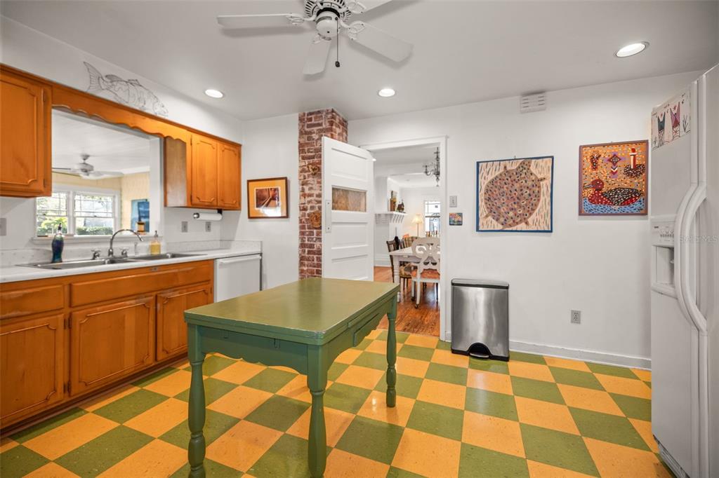 458 Scotland Street Dunedin, FL 34698 - Photo 13 of 91