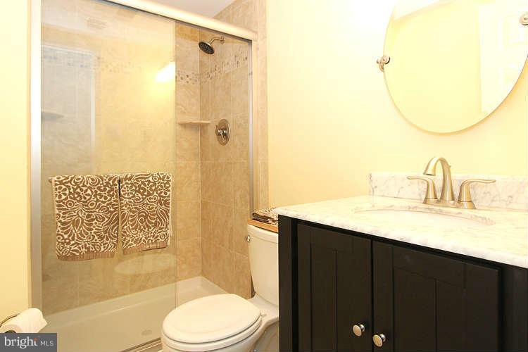 11519 Running Cedar Road Reston, VA 20191 - Photo 26 of 30 Bath