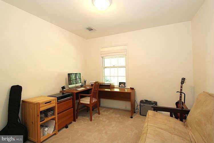 11519 Running Cedar Road Reston, VA 20191 - Photo 27 of 30 Bedroom