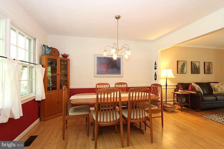 11519 Running Cedar Road Reston, VA 20191 - Photo 10 of 30 Dining Room