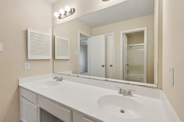 $244,900 | 11322 Yorklyn Drive, Houston, TX 77066