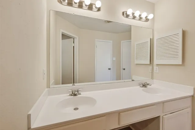 $244,900 | 11322 Yorklyn Drive, Houston, TX 77066