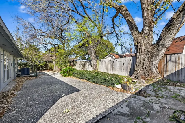 $244,900 | 11322 Yorklyn Drive, Houston, TX 77066