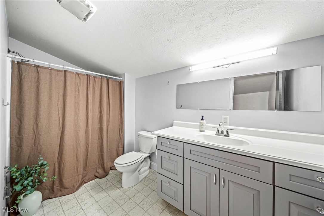 1067 Garrett Road Jefferson, OH 44047 - Photo 27 of 45 Full bath upstairs