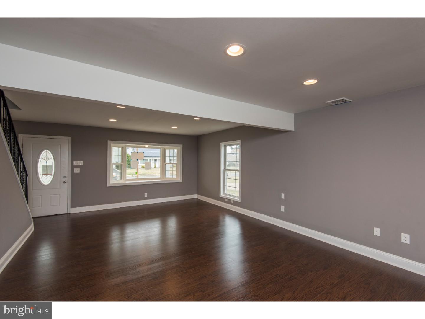 2817 Narcissus Road Philadelphia, PA 19154 - Photo 1 of 25 Gallery Image 1
