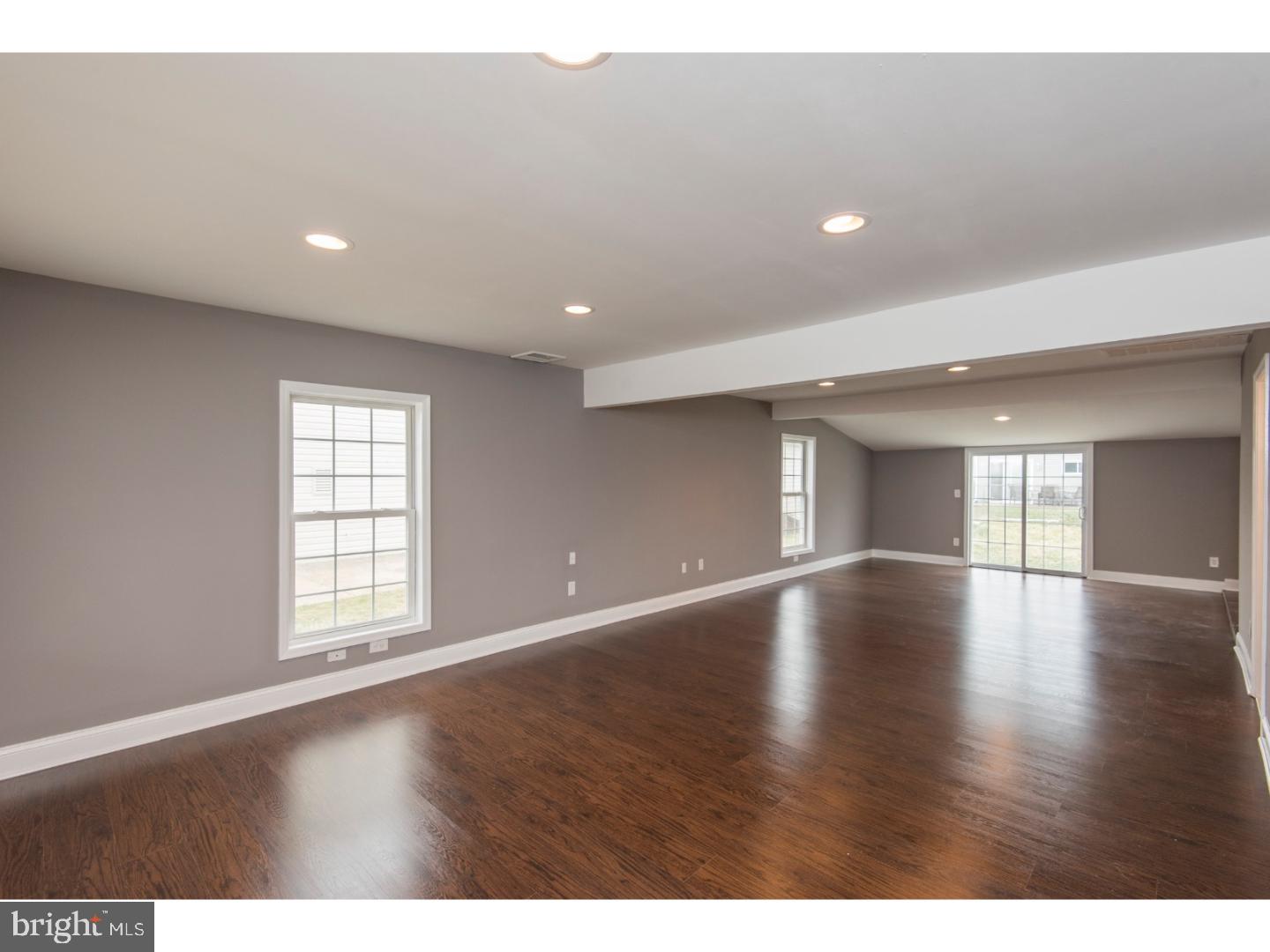 2817 Narcissus Road Philadelphia, PA 19154 - Photo 6 of 25 Gallery Image 6