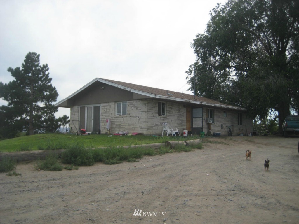 102 Christensen Road Othello, WA 99344 - Photo 4 of 16 Gallery Image 4