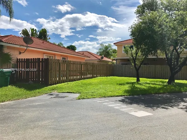 $3,900 | 5758 Northwest 97th Place, Doral, FL 33178