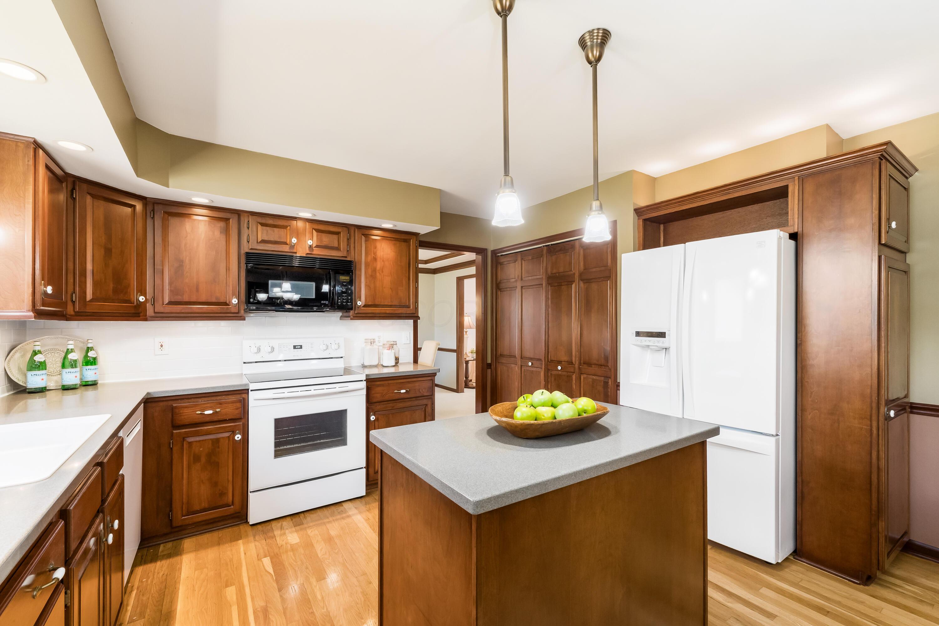 268 South Spring Road Westerville, OH 43081 - Photo 13 of 65 S_-_268_S_Spring_Rd_-_055