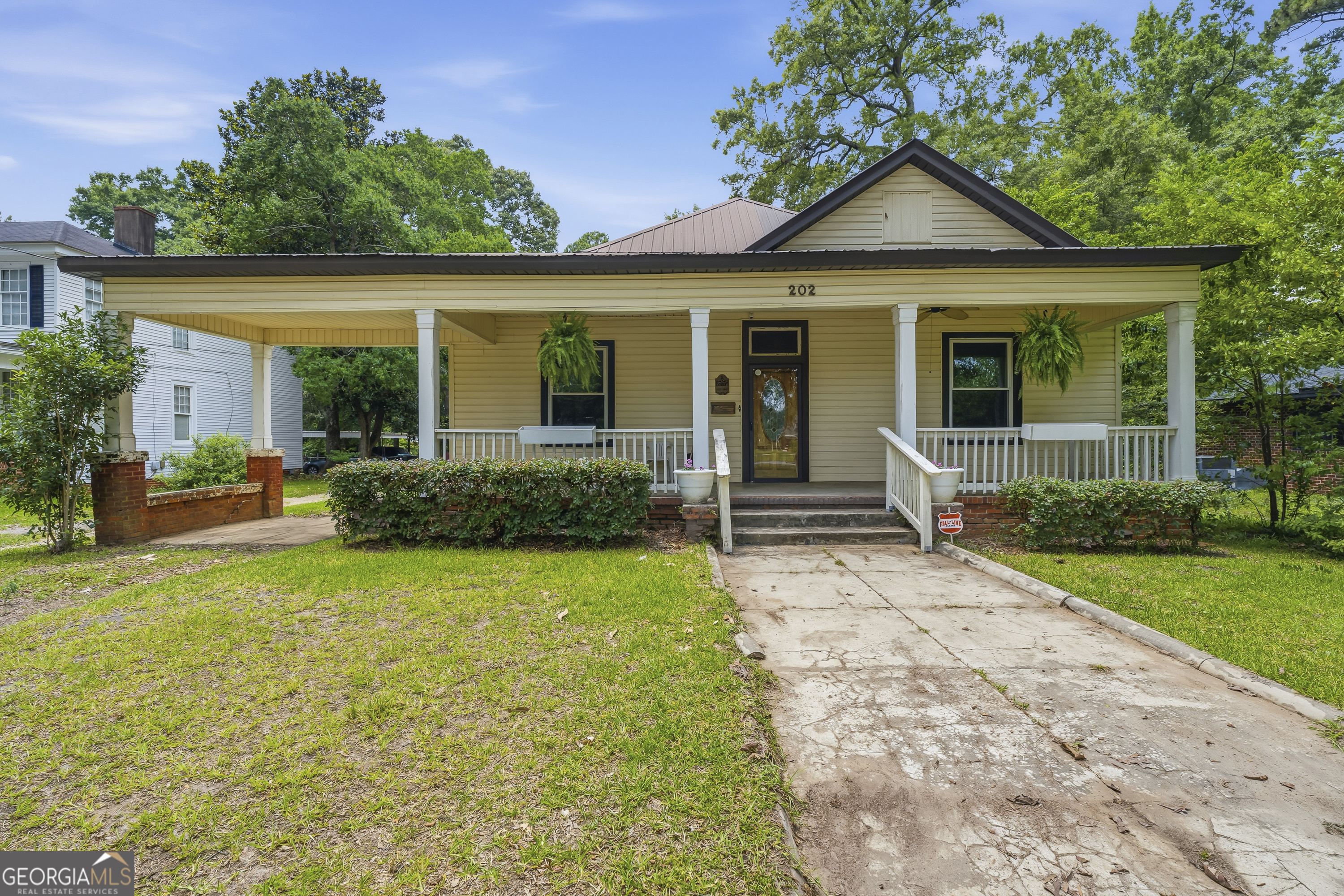 202 Everett Square Fort Valley, GA 31030 - Photo 1 of 48