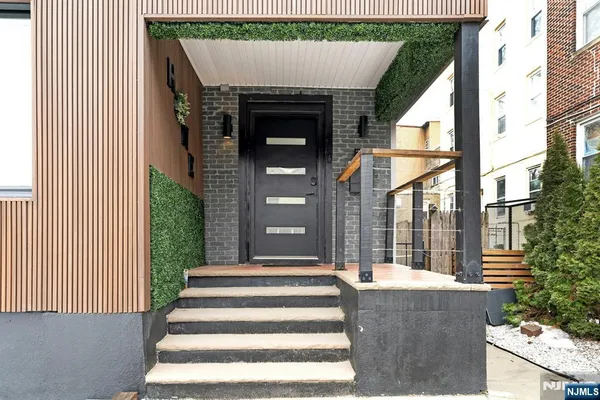 $1,090,000 | 31 72nd Street, North Bergen, NJ 07047
