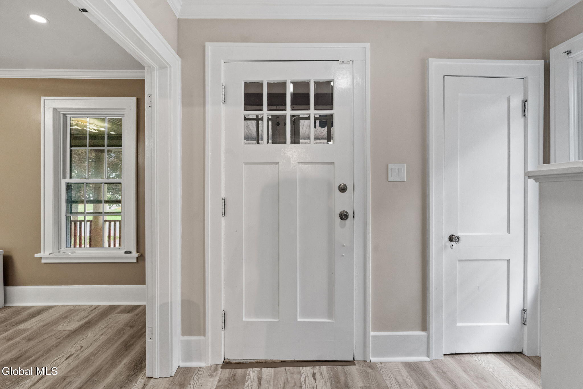 1123 Ardsley Road Schenectady, NY 12308 - Photo 4 of 17 13-web-or-mls-1123-ardsley-rd