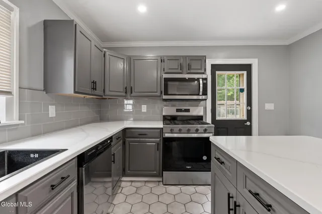 $2,600 | 1123 Ardsley Road, Schenectady, NY 12308