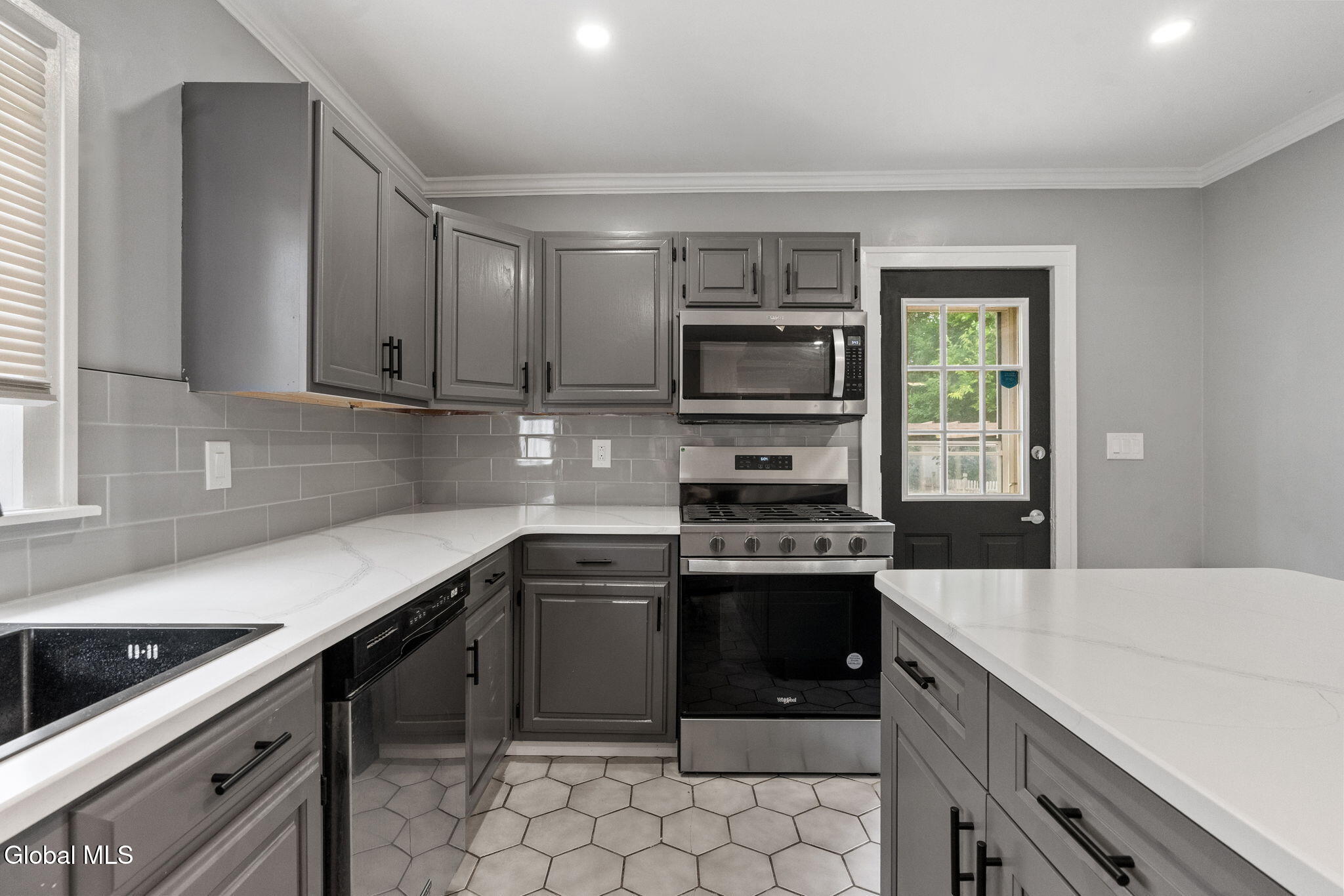 1123 Ardsley Road Schenectady, NY 12308 - Photo 9 of 17 26-web-or-mls-1123-ardsley-rd