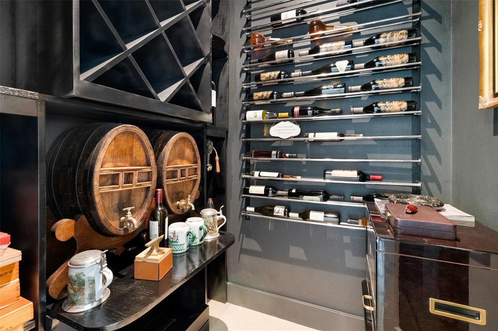 6181 Preston Creek Court Dallas, TX 75240 - Photo 11 of 30