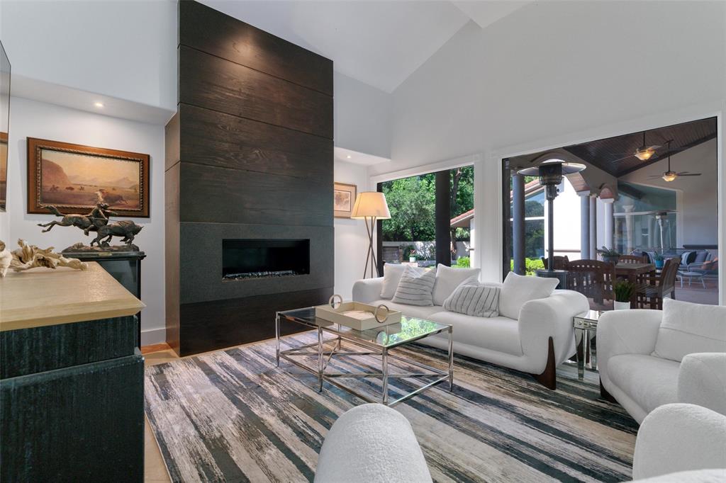 6181 Preston Creek Court Dallas, TX 75240 - Photo 13 of 30