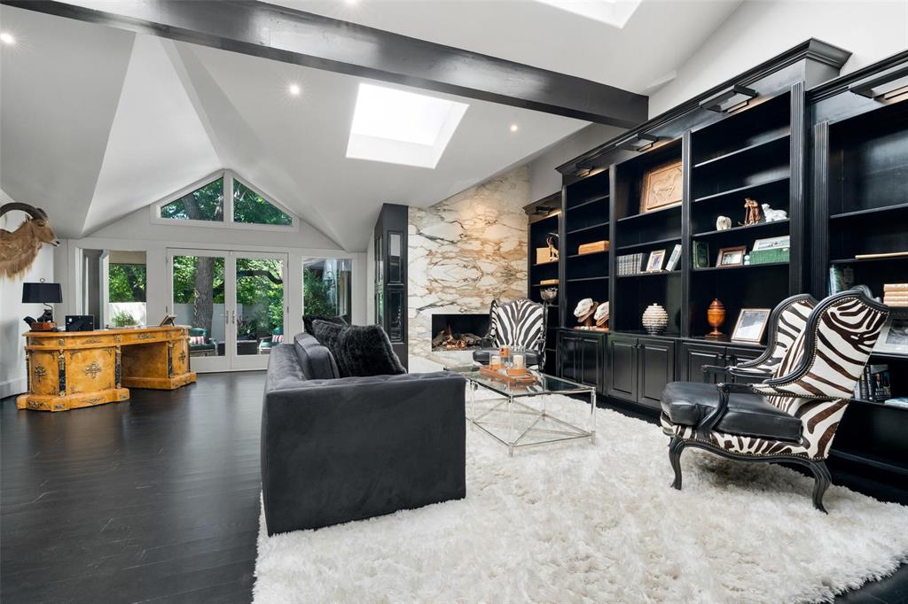 6181 Preston Creek Court Dallas, TX 75240 - Photo 15 of 30