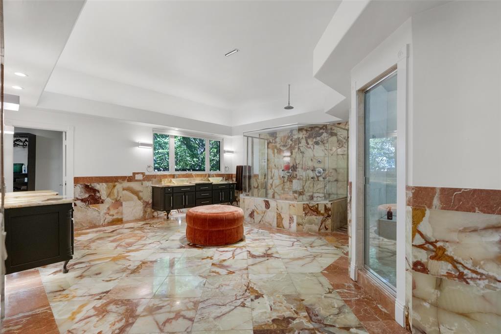 6181 Preston Creek Court Dallas, TX 75240 - Photo 21 of 30