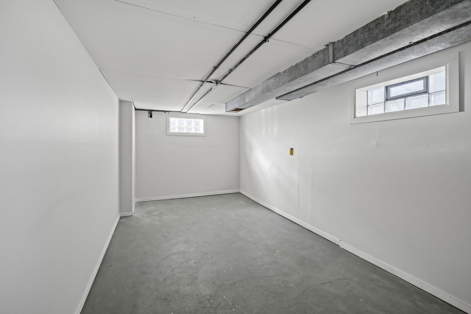 10214 S Lane Chicago, IL 60628 - Photo 11 of 15