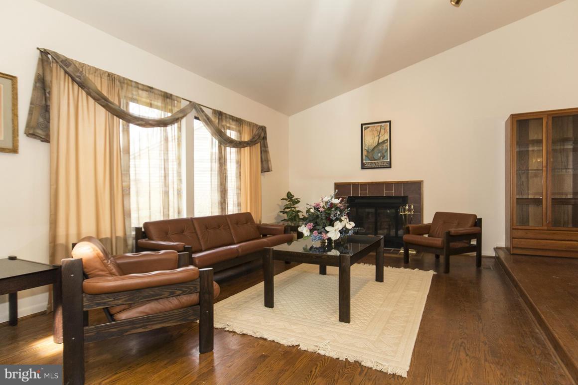 9529 White Spring Way Columbia, MD 21046 - Photo 2 of 30 Sunken Living Room