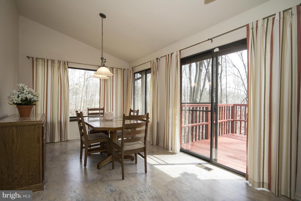 9529 White Spring Way Columbia, MD 21046 - Photo 11 of 30 Slider to deck