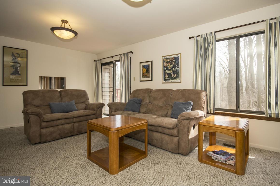 9529 White Spring Way Columbia, MD 21046 - Photo 14 of 30 Family Room with slider to deck