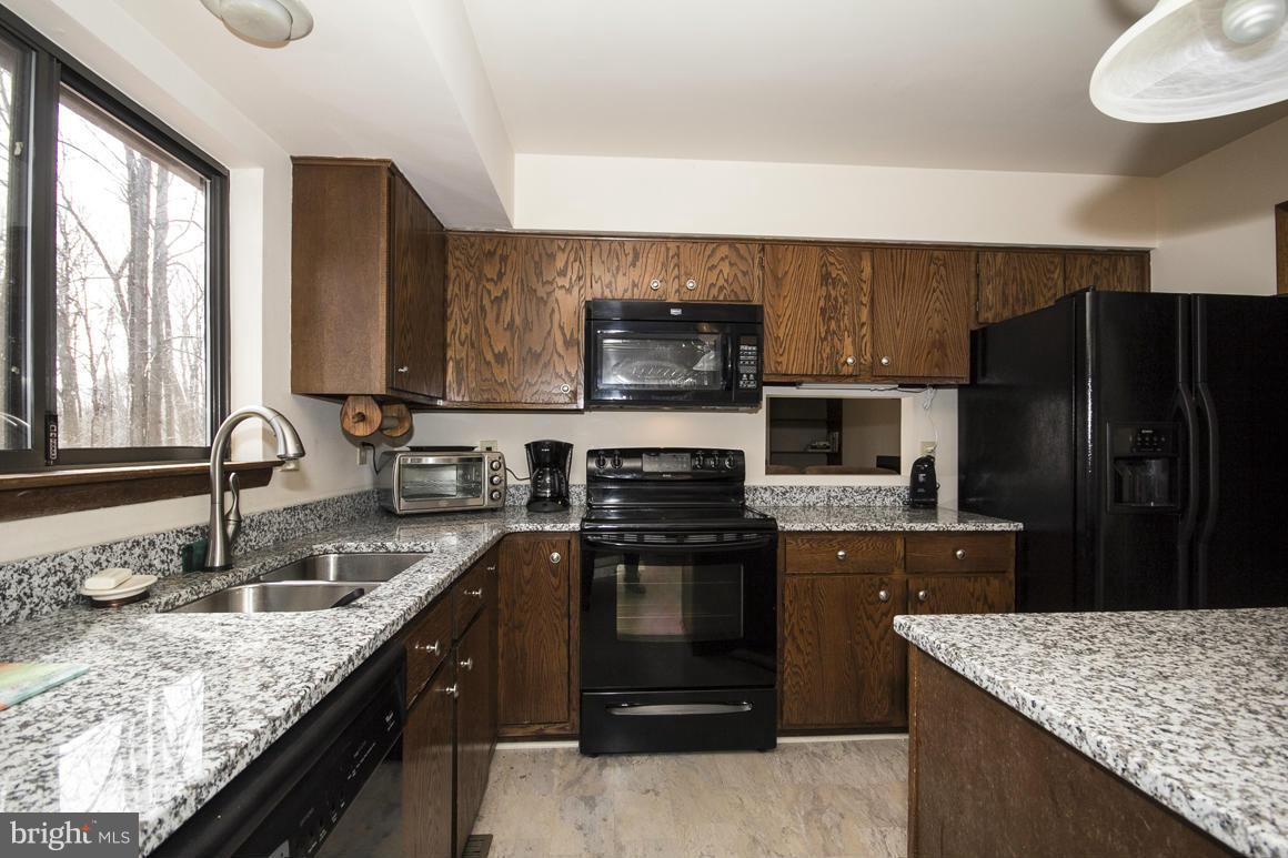 9529 White Spring Way Columbia, MD 21046 - Photo 10 of 30 Kitchen