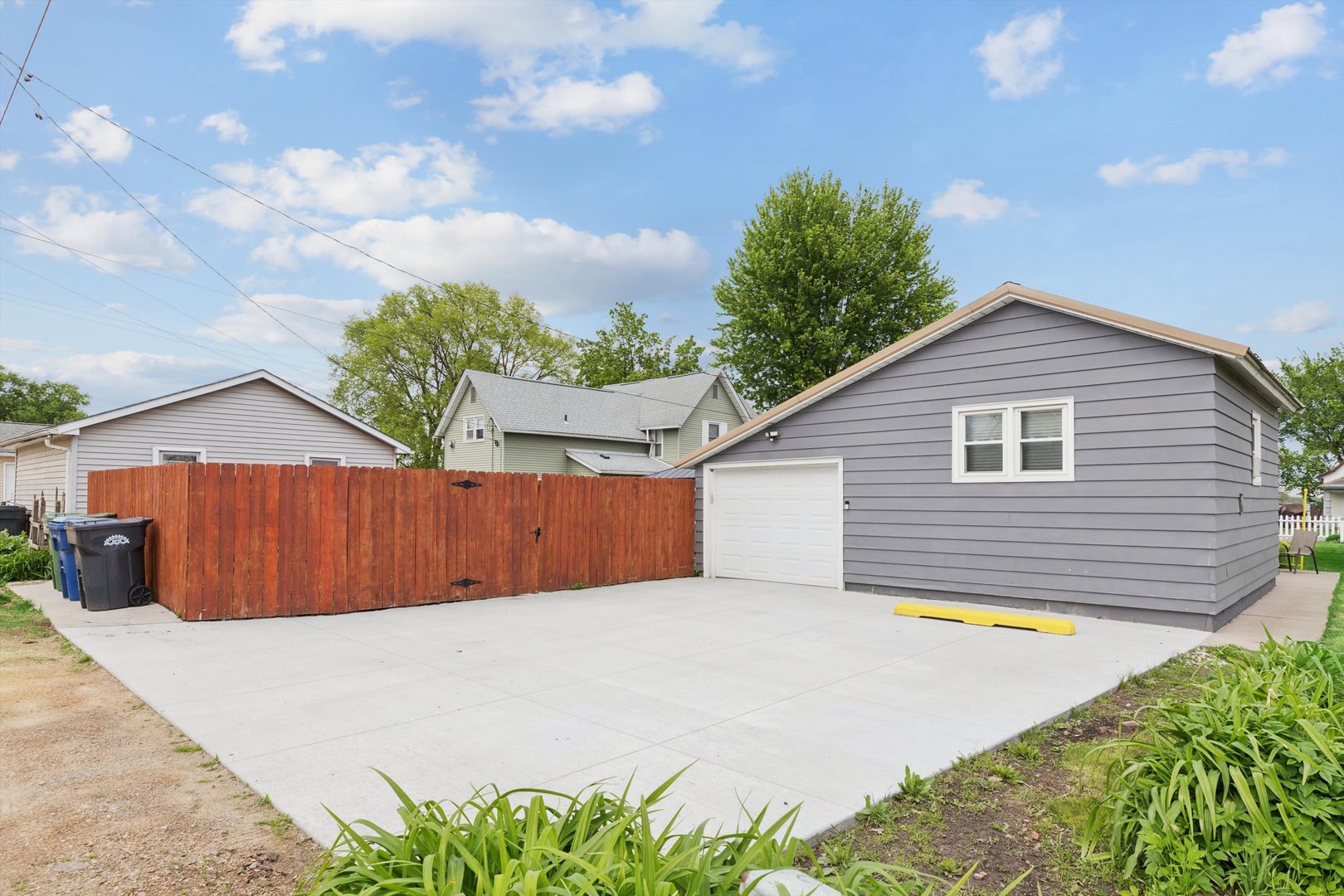 2408 Chancy Street Clinton, IA 52732 - Photo 4 of 44