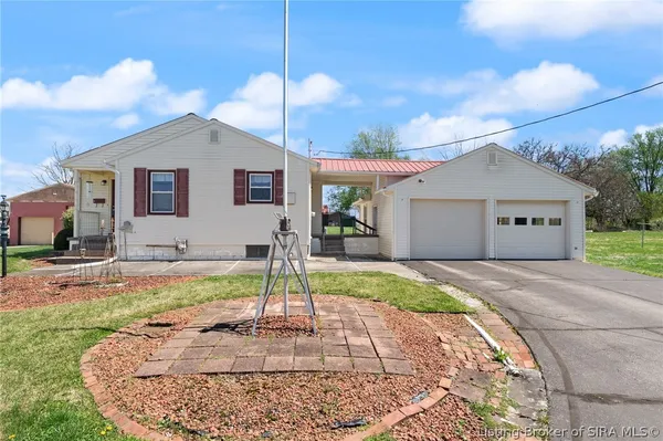 $199,900 | 1208 West Market Street, Salem, IN 47167