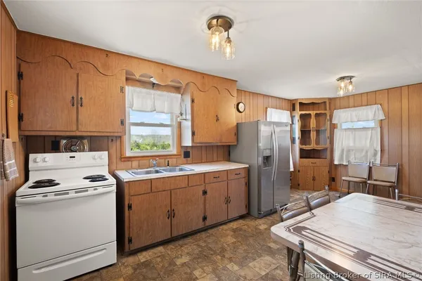 $199,900 | 1208 West Market Street, Salem, IN 47167