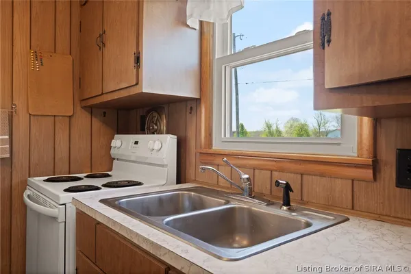 $199,900 | 1208 West Market Street, Salem, IN 47167