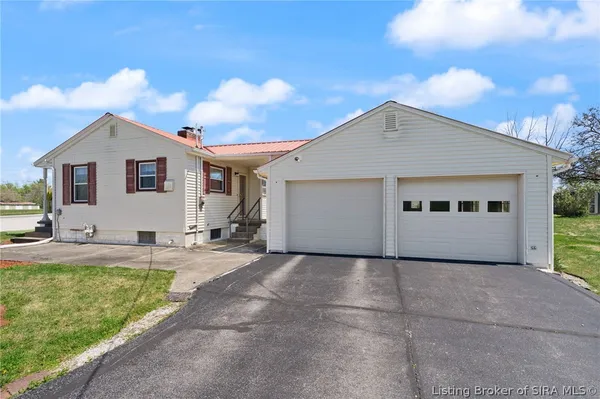 $199,900 | 1208 West Market Street, Salem, IN 47167