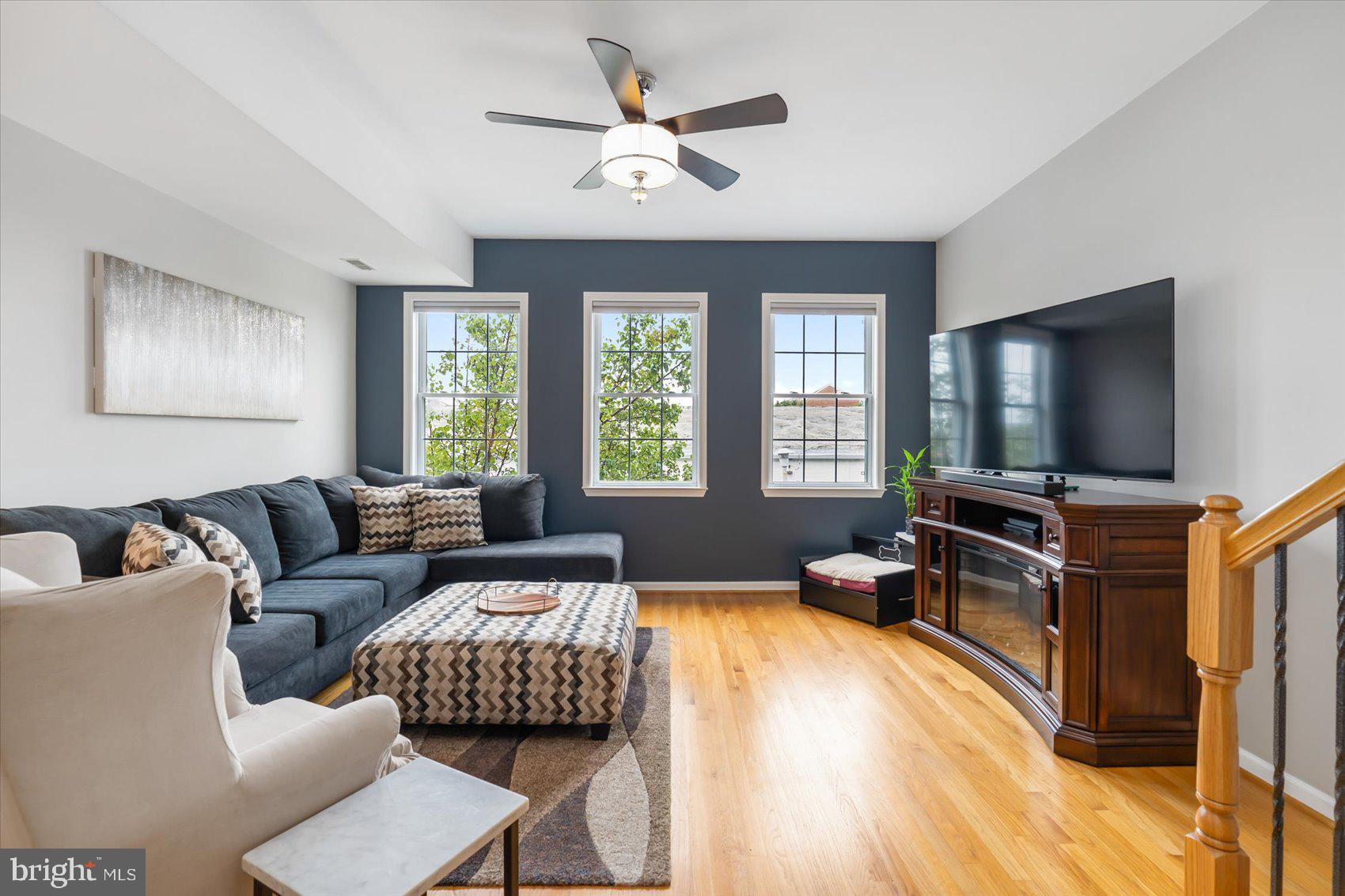 721 South Streeper Street Baltimore, MD 21224 - Photo 3 of 39