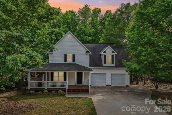 $452,500 | 917 Clover Park Drive, Clover, SC 29710